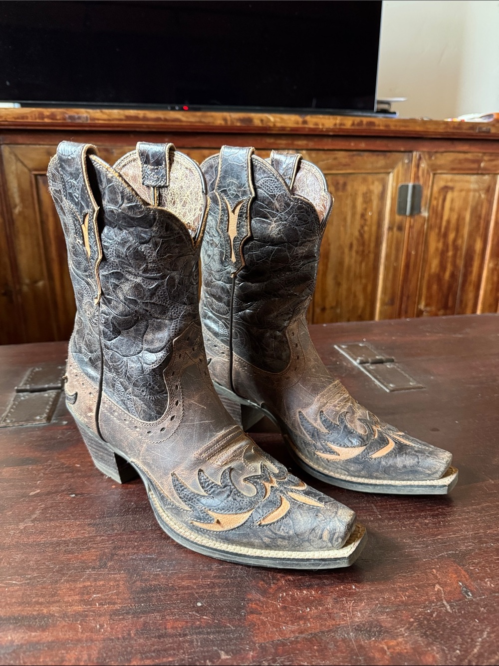 Ariat Two-Tone Brown Distressed Western Cowgirl Boots